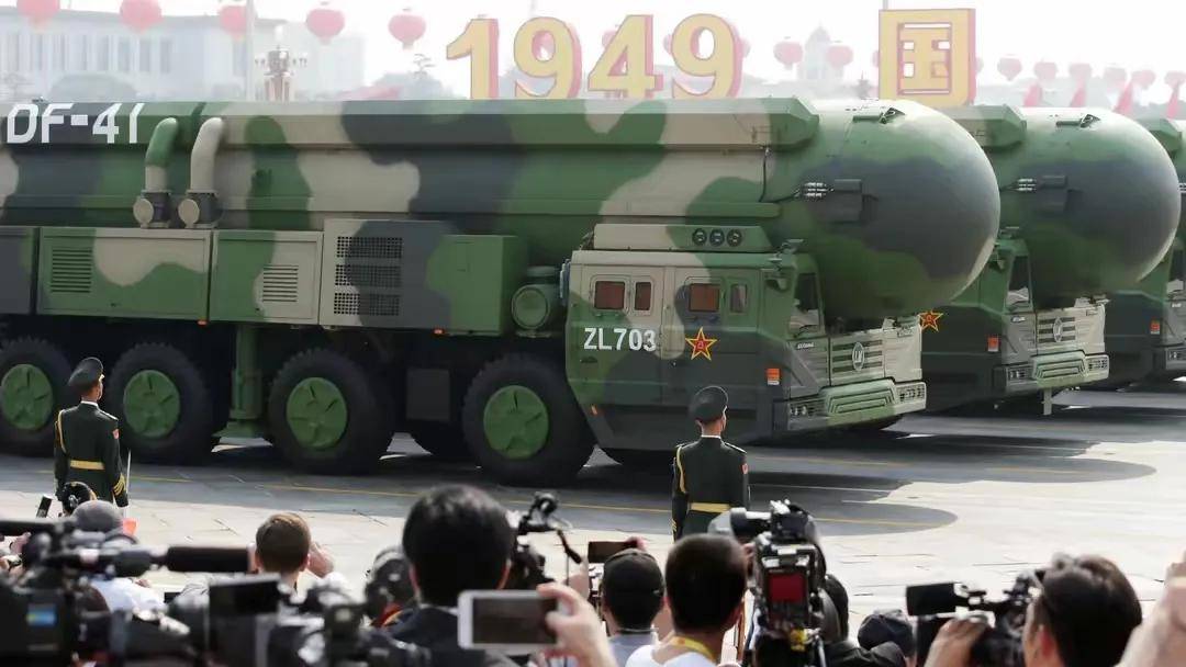 中国正试图将东风-41导弹搬上列车高铁拉着东风-41全国跑？外媒：(图5)