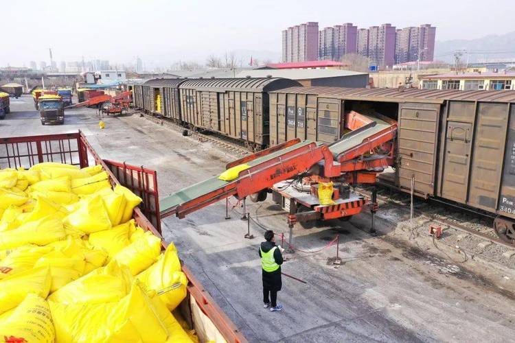 中国正试图将东风-41导弹搬上列车高铁拉着东风-41全国跑？外媒：(图6)