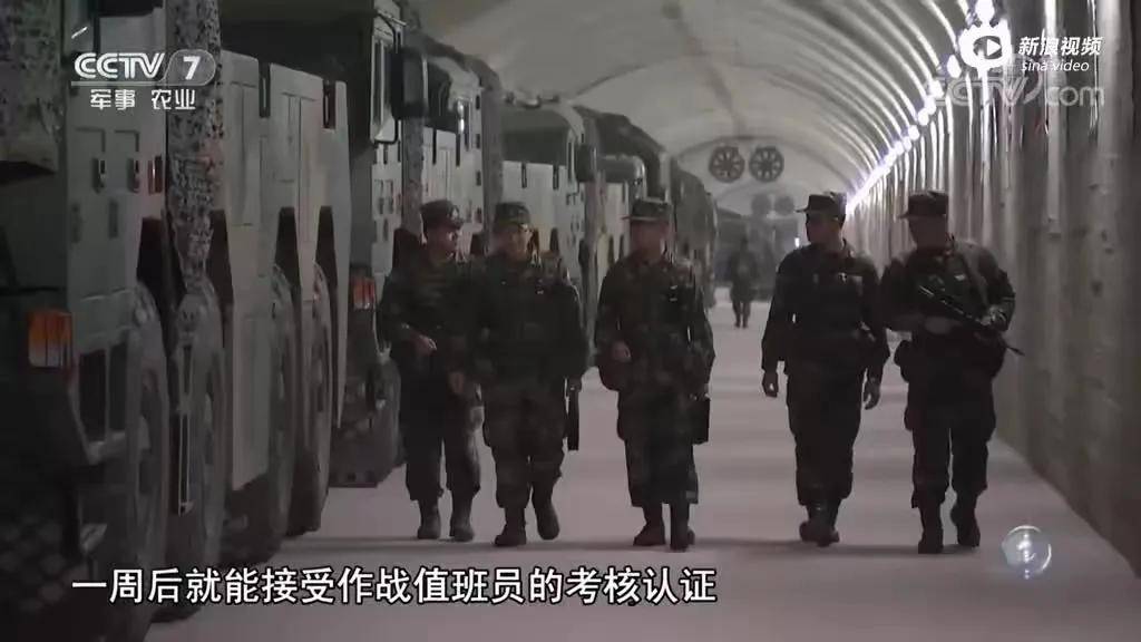中国正试图将东风-41导弹搬上列车高铁拉着东风-41全国跑？外媒：(图12)